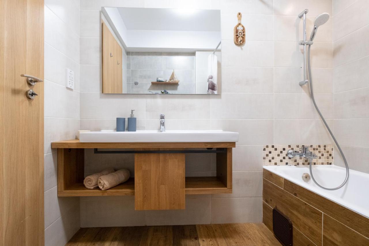 Townhouse By The Sea Pirate Harbor Apartment Paphos Ngoại thất bức ảnh
