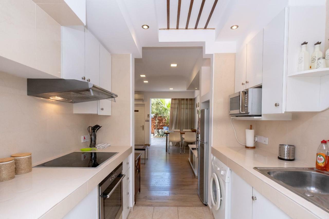 Townhouse By The Sea Pirate Harbor Apartment Paphos Ngoại thất bức ảnh